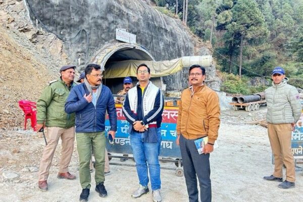 उत्तराखंड प्रशांत महासागरीय आपदा प्रबंधन की टीम: सिलिकॉन और टोल फ्री नंबर से ले सकते हैं जानकारी, एयरलिफ्ट कर ले जाएं श्रमिक