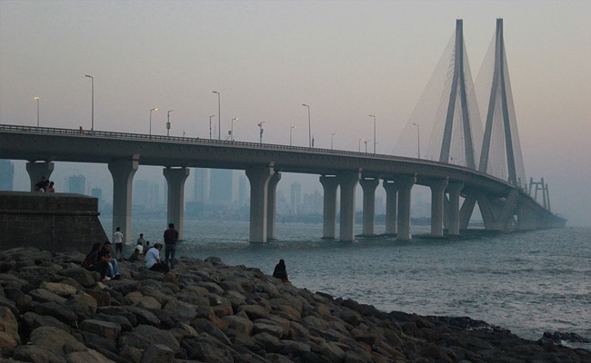 Mumbai Man, 28, Dies By Suicide By Jumping Off Bandra-Worli Sea Link