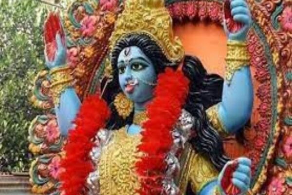 रांची में लगभग 40 स्थानों पर काली पूजा: सोमवार से भक्त कर मनभावन दर्शन, डोरंडा क्षेत्र के चंबा रूट में हुए बदलाव