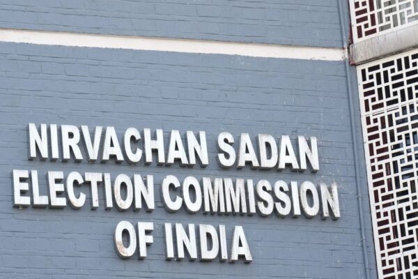 EC ने कश्मीरी प्रवासियों के लिए लोकसभा चुनाव में वोट देने की योजना अधिसूचित की - News18