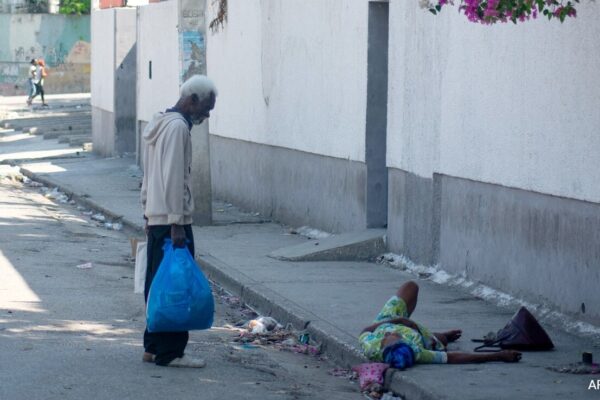 "सिटी अंडर सीज": सामूहिक हिंसा ने हैती की राजधानी को जकड़ लिया, 360,000 विस्थापित