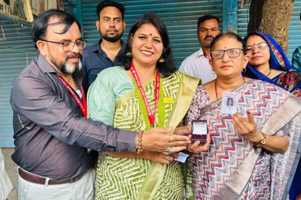 Bhopal Voters Win Diamond Rings In Lucky Draw Event To Raise Turnout - With A Catch