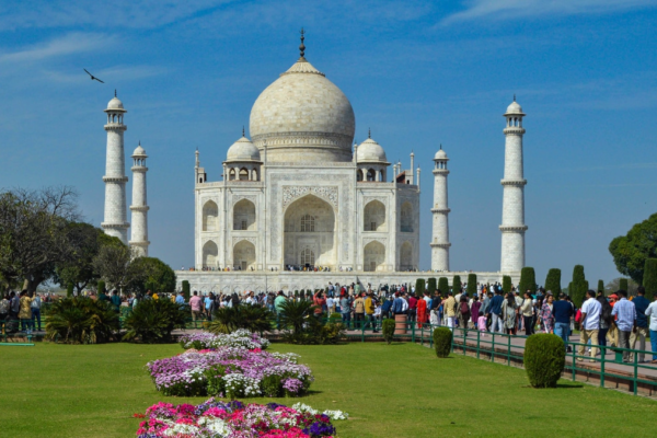 सर्वेक्षण से पता चला है कि इस गर्मी में एशिया की यात्रा के लिए अधिक यूरोपीय लोग खोज रहे हैं - News18