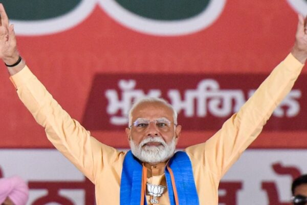 'अब की बार 400 पार': तीन एग्जिट पोल का अनुमान, भाजपा का बड़ा चुनावी लक्ष्य मोदी-नीत एनडीए की पहुंच में - News18