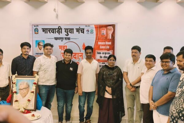 चाईबासा चक्रधरपुर में रक्तदान शिविर आयोजित: एसपी ने शिविर का किया उद्घाटन, डाक्टर दंपति ने किया रक्तदान - चाईबासा (पश्चिम सिंहभूम) समाचार
