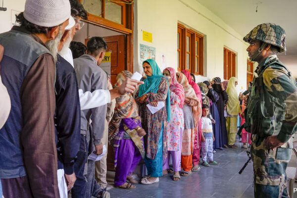 चुनाव आयोग ने हिंसा मुक्त चुनाव को महात्मा गांधी को समर्पित किया