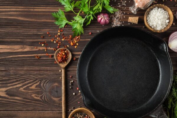 परंपरा की पुनर्खोज: कच्चे लोहे के बर्तन में खाना पकाने का कालातीत आकर्षण - News18
